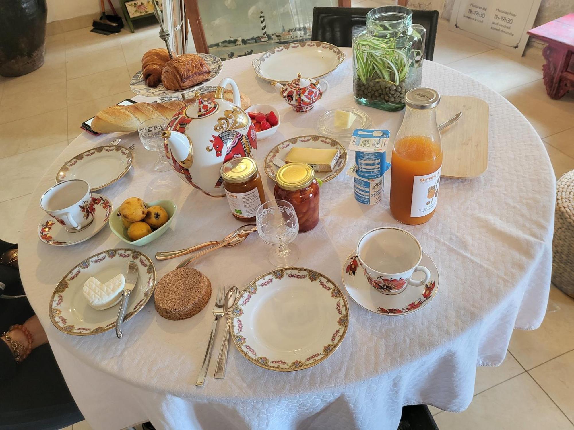 Saint-Pons-de-Mauchiens La Rose Du Vent Bed & Breakfast エクステリア 写真
