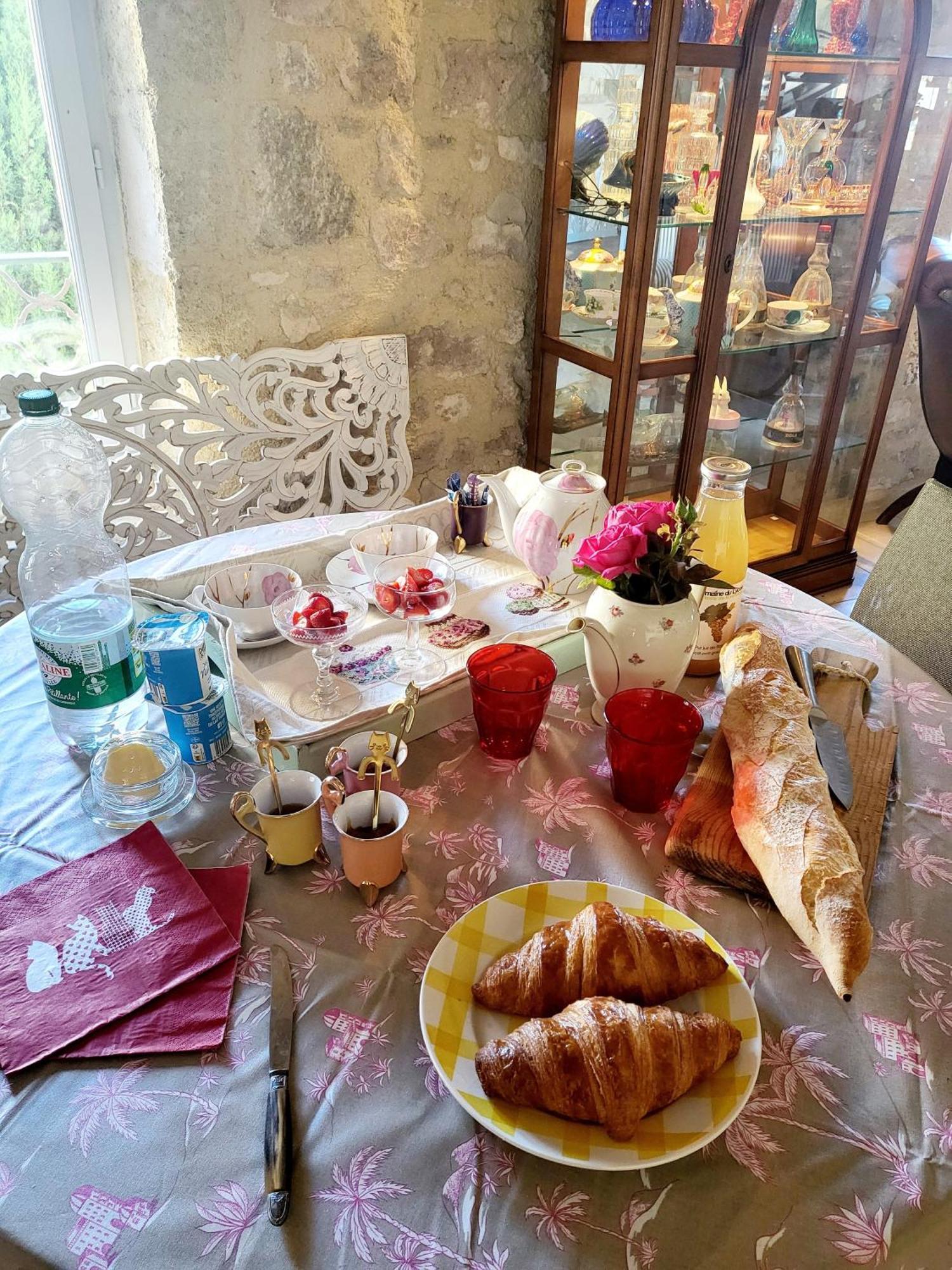 Saint-Pons-de-Mauchiens La Rose Du Vent Bed & Breakfast エクステリア 写真
